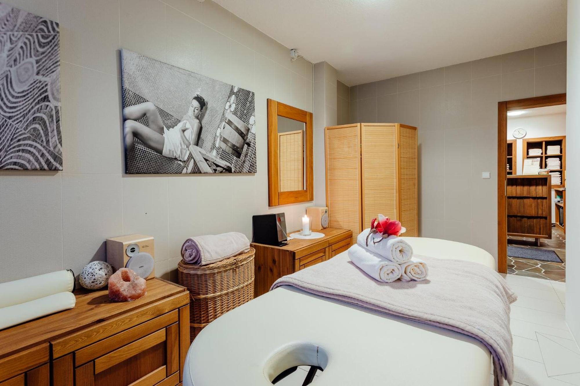 דמנובסקה דולינה Hotel Mikulasska Chata מראה חיצוני תמונה